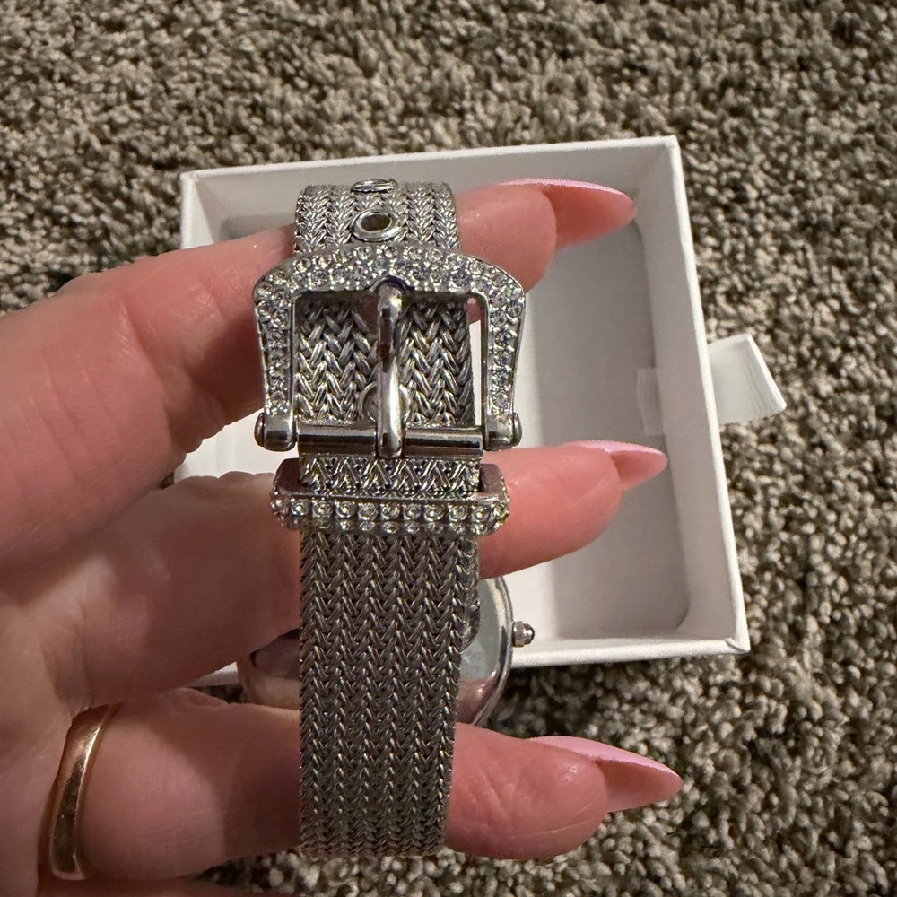 EUC VICTORIA WIECK Elegant Silver Women's Watch HSN BEAUTIFUL - Picture 7 of 8